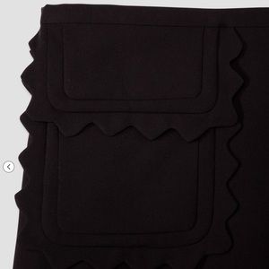 Skirt w/ quirky frill & Pocket